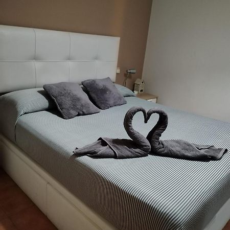 Habitacion Con Cama Matrimonial En Málaga Exterior foto