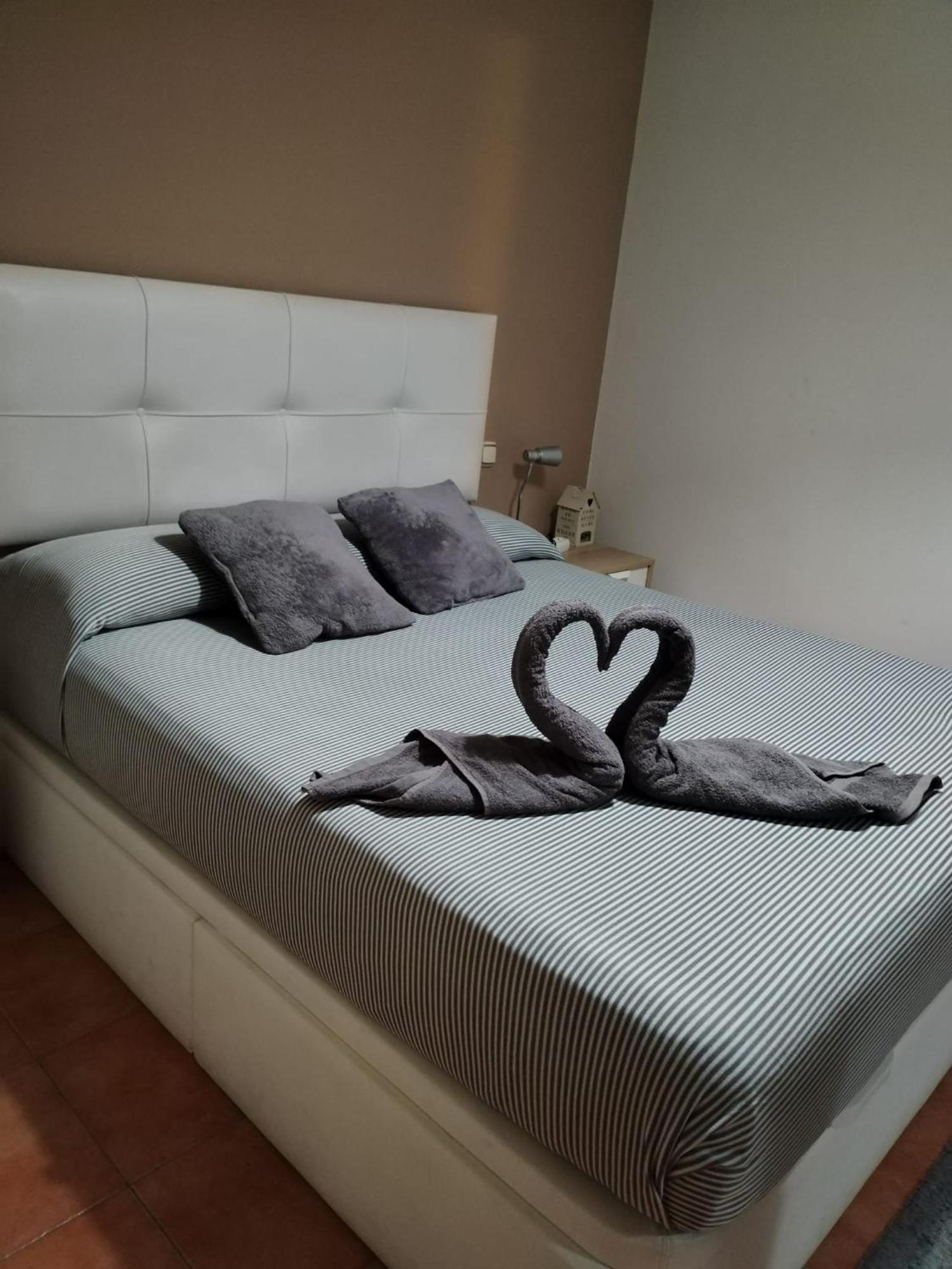 Habitacion Con Cama Matrimonial En Málaga Exterior foto